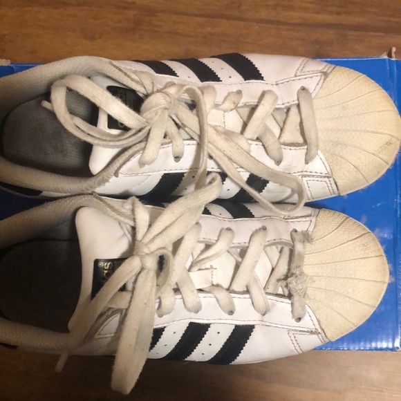 Adidas Superstars - Picture 2 of 5